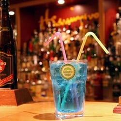 Bar Hemingway - Einfach riesige Auswahl an alkoholischen Getränken.