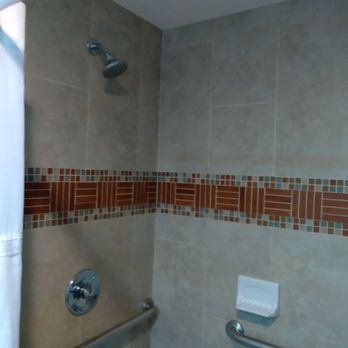 Travelodge by Wyndham Ocean Front - Scalding shower - Hotels Near Me - Sunset Beach, California Travelodge by Wyndham Ocean Front - Scalding shower - Hotels Near Me - Sunset Beach, California