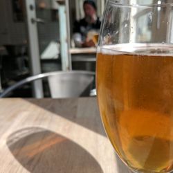 Bistro V - Large pilsner øl