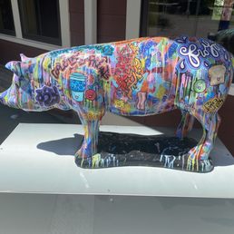 Pig statue Pig statue