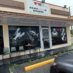 T’s Seafood House - Front