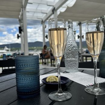 Primo Waterfront - Prosecco rosé - Italian Near Me - Newburgh, New York Primo Waterfront - Prosecco rosé - Italian Near Me - Newburgh, New York