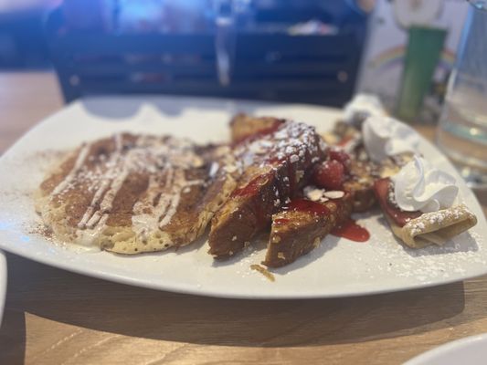 Broken Yolk Cafe by null