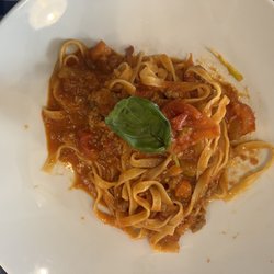 Mo'Mo' Kitchen & Bar - Fettuccine Bolognese