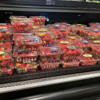 Giant Eagle - a display of strawberries in a grocery store - Grocery Near Me - Stow, Ohio Giant Eagle - a display of strawberries in a grocery store - Grocery Near Me - Stow, Ohio