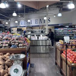 Robért Fresh Market - Keeping it local
