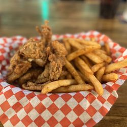 After Bar & Grill - Soft shell crab basket