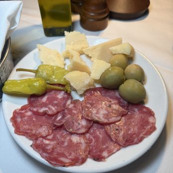 Bella Rosa - Wine Bars Near Me - Parsippany, New Jersey