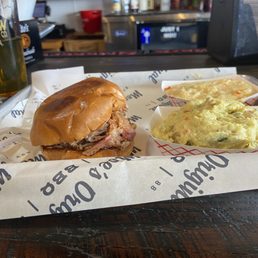 Pulled pork sandwich