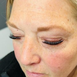 Lash Allure - Short and full volume lashes