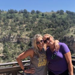 Escaping Normal Life Travel - Sisters on a fantastic week getaway to Colorado!