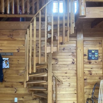 Cabins by the Caves - Spiral stairs - Vacation Rentals Near Me - Logan, Ohio