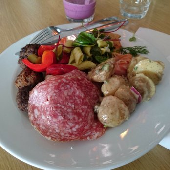 Skarholmen - Brunch tallrik. - Restaurants Near Me - Uppsala, C Skarholmen - Brunch tallrik. - Restaurants Near Me - Uppsala, C