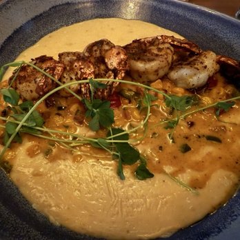 Corner Restaurant - Shrimp & Grits - Bars Near Me - Austin, Texas
