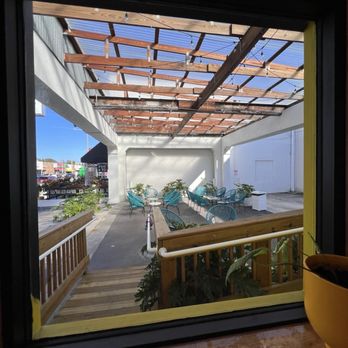 BinBong - Exterior - Coffee & Tea Near Me - Orlando, Florida