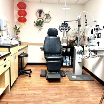 Julia Yeung Eyecare - Exam Room Lane 1 - Optometrists Near Me - La Habra, California Julia Yeung Eyecare - Exam Room Lane 1 - Optometrists Near Me - La Habra, California