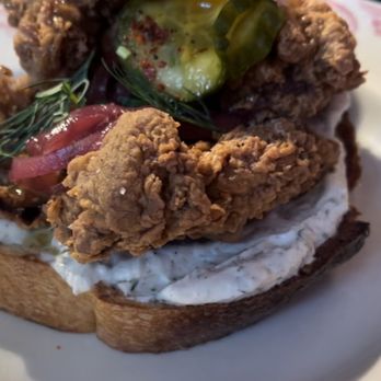 Clementine - Fried Chicken on Toast (Buttermilk Fried Chicken, Dill Ranch, Calypso Honey, Pickles, Sourdough Toast) - Cafes Near Me - Winnipeg, Manitoba