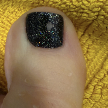 Kida House - The Nail Studio - chipped gel nail polish ~4 hours after pedicure - Nail Salons Near Me - Columbus, Ohio Kida House - The Nail Studio - chipped gel nail polish ~4 hours after pedicure - Nail Salons Near Me - Columbus, Ohio