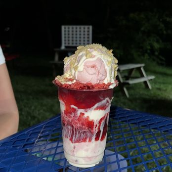 Scooplex - STRAWBERRY CRUNCH STACK - Ice Cream & Frozen Yogurt Near Me - Charles Town, West Virginia