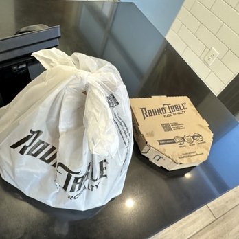 Round Table Pizza - Pizza Near Me - Fresno, California Round Table Pizza - Pizza Near Me - Fresno, California