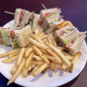 ROXX ON MAIN - Updated December 2025 - 297 Photos & 323 Reviews - 627