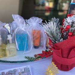 Defy Medical Cosmetic - 2022 Christmas Street Fair at Metro at Main Plaza