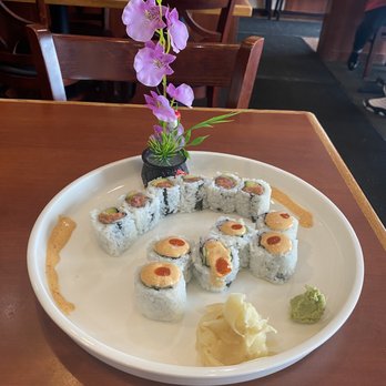 Sushi En - Spicy roll lunch - Japanese Near Me - Columbus, Ohio Sushi En - Spicy roll lunch - Japanese Near Me - Columbus, Ohio