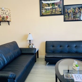 Lisa's Threading - Waiting area - Threading Services Near Me - San Bernardino, California Lisa's Threading - Waiting area - Threading Services Near Me - San Bernardino, California