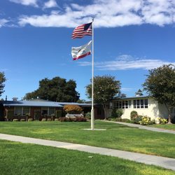 Briarwood Elementary School - Front of school