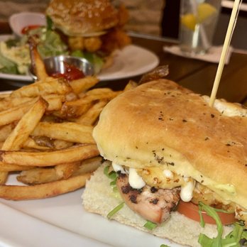 Marlow's Tavern - Chicken Panini & Crispy Grouper Sandwich - New American Near Me - Orlando, Florida