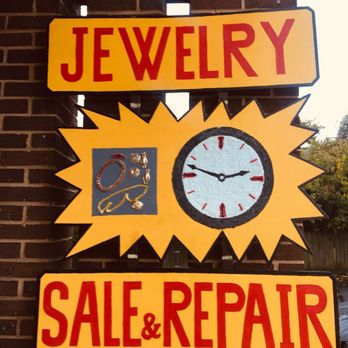 EZ Express - Out door Sign for the Jewlry and watch service. - Jewelry Repair Near Me - Falls Church, Virginia EZ Express - Out door Sign for the Jewlry and watch service. - Jewelry Repair Near Me - Falls Church, Virginia