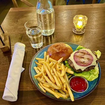 Eureka! - Eureka American*burger - American Near Me - Cupertino, California Eureka! - Eureka American*burger - American Near Me - Cupertino, California