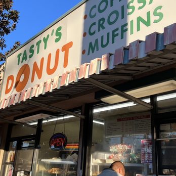 Tasty's Donuts - Walk up service and they are speedy! - Donuts Near Me - Tarzana, California Tasty's Donuts - Walk up service and they are speedy! - Donuts Near Me - Tarzana, California
