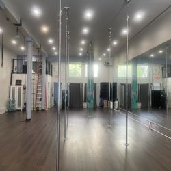 VRV3 Studios - Beautiful, clean, and very welcoming space
