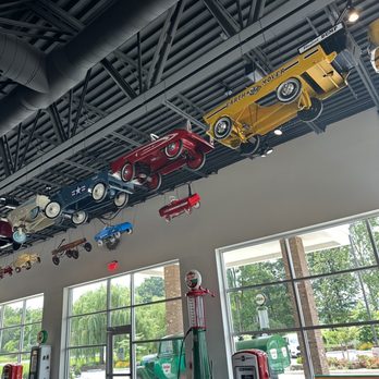 Quaker Steak & Lube - Inside museum attached to the restaurant - Chicken Wings Near Me - Raphine, Virginia