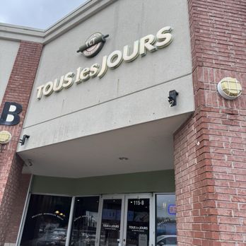 Tous Les Jours - Bakeries Near Me - Austin, Texas