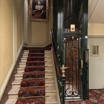 Hotel Langlois - Peep the elevator on right! Super cute - Hotels Near Me - Paris, 75