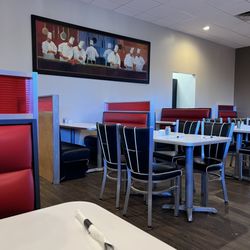 Roma Italian Restaurant - Dining
