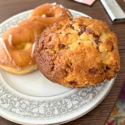 DJ’s Bakery - The twisted glaze and apple cinnamon muffin