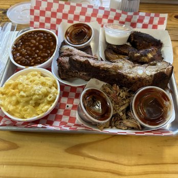 Straight From Texas Bar-B-Que - Texas Sampler - Barbeque Near Me - Richmond, Kentucky Straight From Texas Bar-B-Que - Texas Sampler - Barbeque Near Me - Richmond, Kentucky