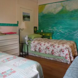 Paradise Island Tour - Updated Floral room for 4 people