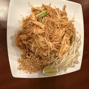 Sandee Thai Restaurant - Pad thai with chicken level 3 spice - Thai Near Me - Keizer, Oregon Sandee Thai Restaurant - Pad thai with chicken level 3 spice - Thai Near Me - Keizer, Oregon