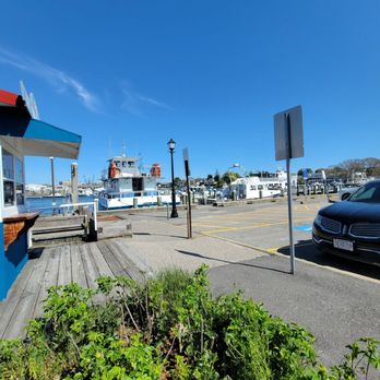 Spanky's Clam Shack - patio seating by the docks! - Seafood Near Me - Hyannis, Massachusetts