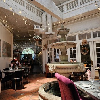 La Grande Martier @POST OFFICE ARCADE