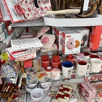 HomeGoods - Valentine's Day supplies - Furniture Stores Near Me - Oro Valley, Arizona