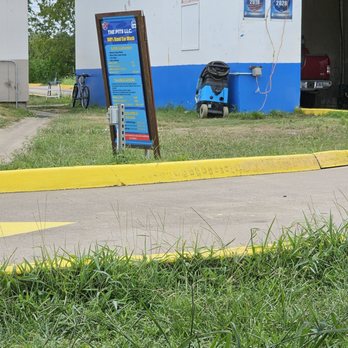 The Pits Hand Car Wash Mopac - Car Wash Near Me - Austin, Texas The Pits Hand Car Wash Mopac - Car Wash Near Me - Austin, Texas