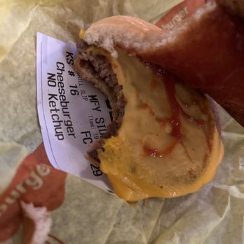 McDonald's - Ketchup burger next to no ketchup package - Fast Food Near Me - Plainsboro, New Jersey McDonald's - Ketchup burger next to no ketchup package - Fast Food Near Me - Plainsboro, New Jersey