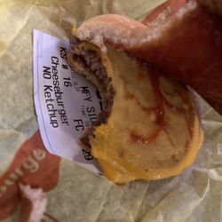 McDonald's - Ketchup burger next to no ketchup package