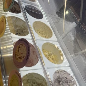 Van Leeuwen Ice Cream - Ice cream selection - Ice Cream & Frozen Yogurt Near Me - Boston, Massachusetts