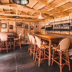 Hickory's Smokehouse Chester - View of covered walled garden area.